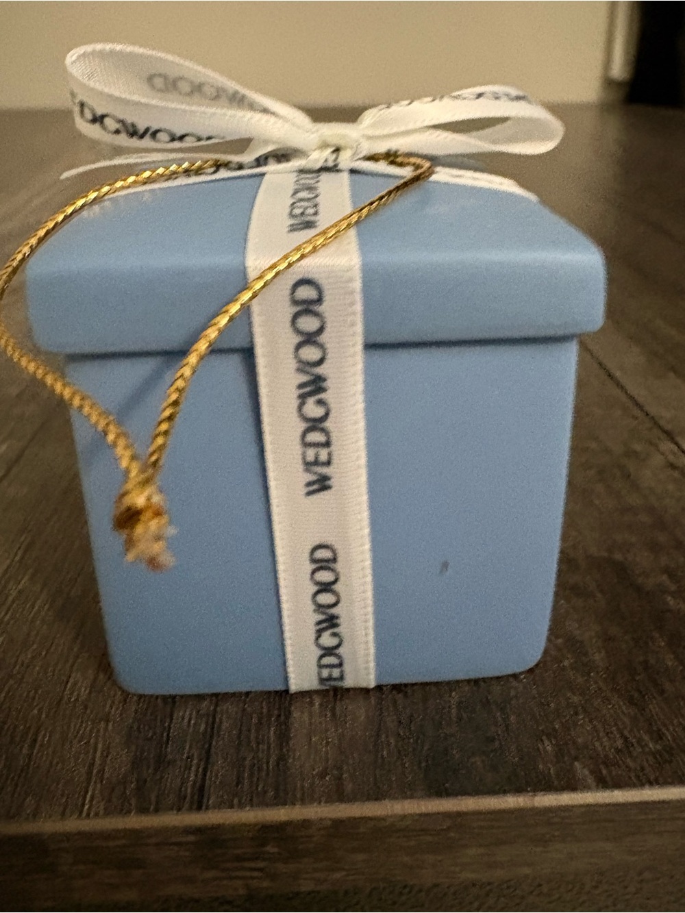 Wedgwood Blue Gift Box Ornament